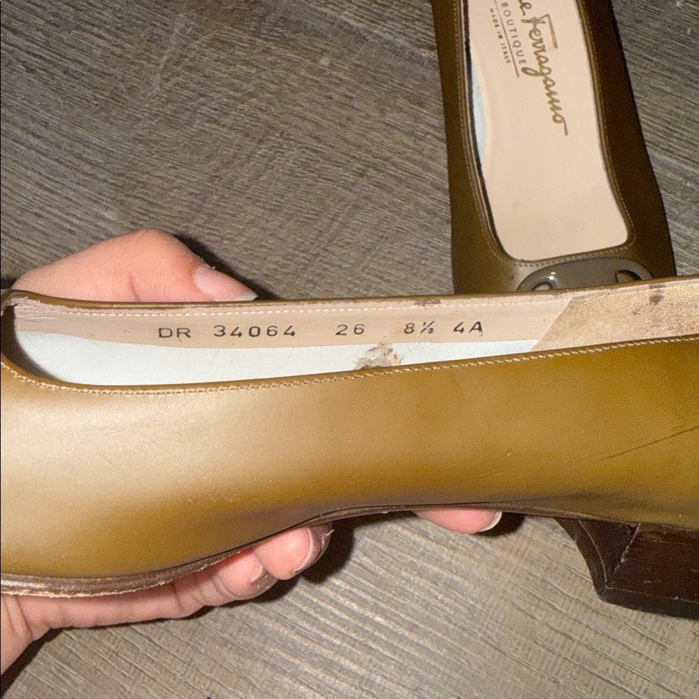 Salvatore Ferragamo Olive Green Leather Block Heel Pumps - Picture 3 of 7